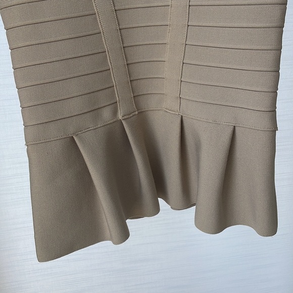 Body Con dress - Picture 3 of 5